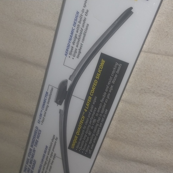 Windshield wiper sells from Michelin at 34.99 - Picture 7 of 11